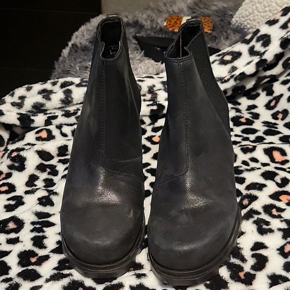 Sorel wedge boots